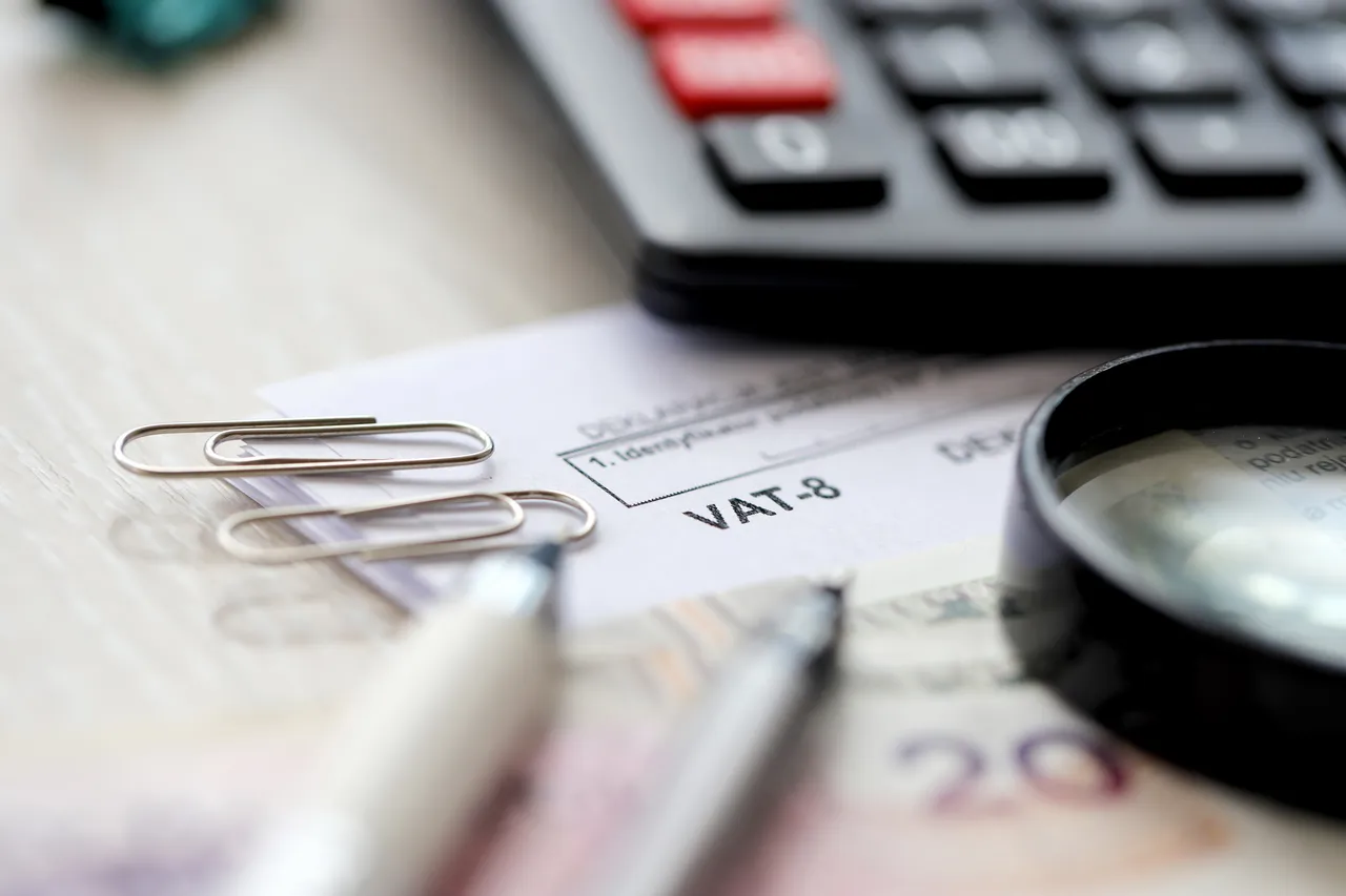 Come si fa ad aprire una Partita IVA con il regime forfettario? I vantaggi e i costi